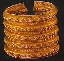 Armreif (Torques) aus Gold