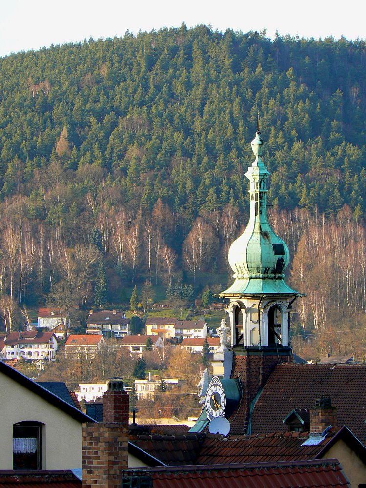 Das Rathaustürmchen, dahinter der Rehberg