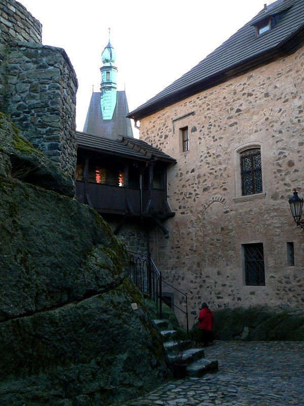 Burghof der Burg Loket (Elbogen)