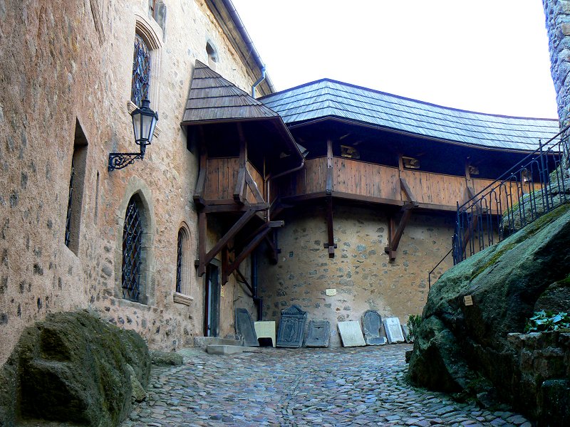 Burghof der Burg Loket (Elbogen)