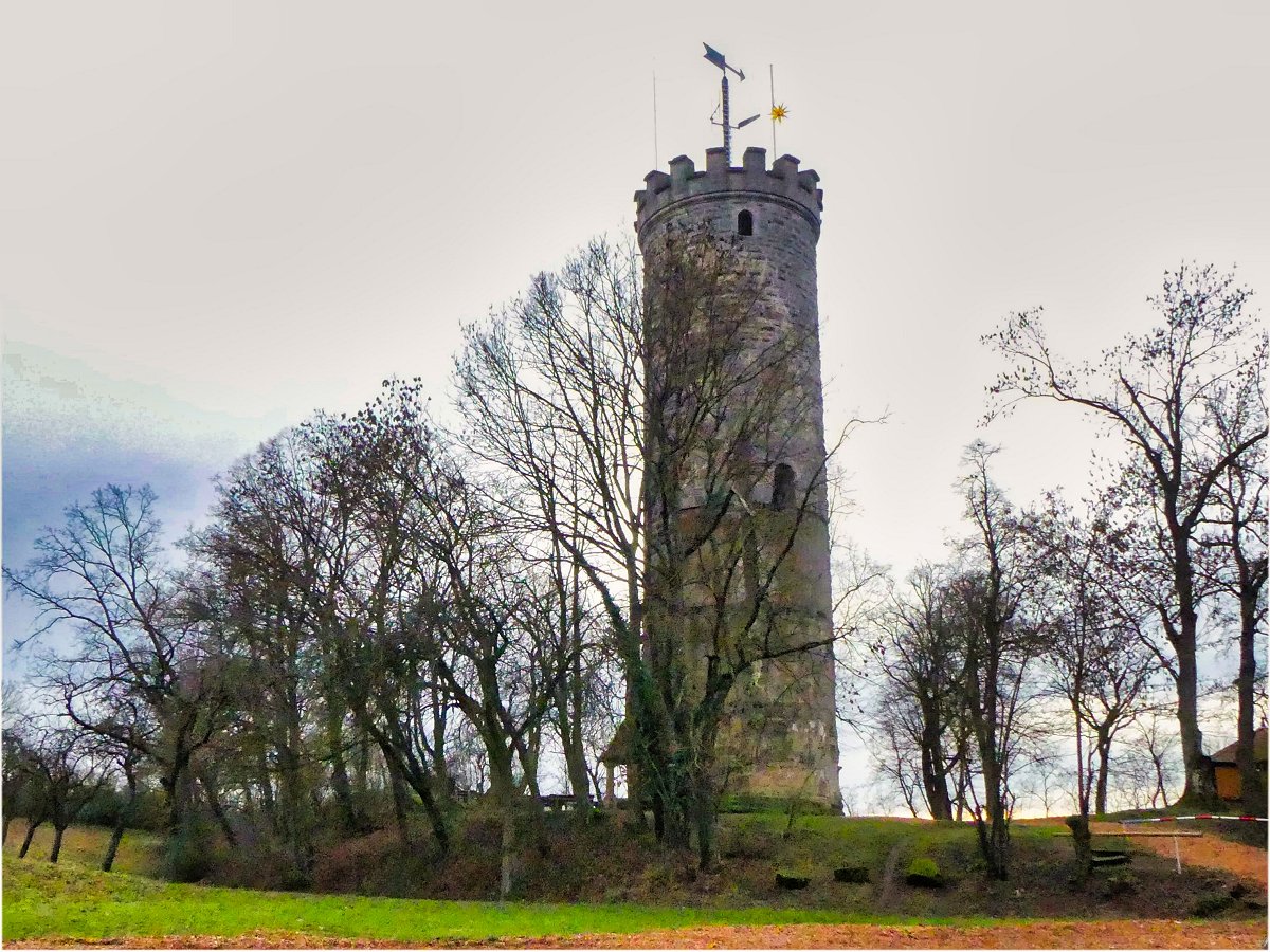 Bergfried (Burgturm) der Wallburg bei Eltmann