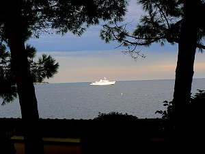 Monaco - Japanischer Garten - Schiff an der Cote d'Azur