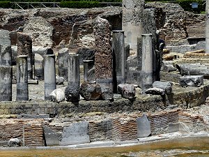 Tempel des Serapis (Tempio di Serapide)