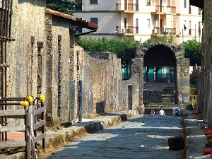 Die Via di Nocera führt zum Noceraner Tor