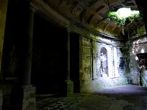 Historistische Gebäude im Schlosspark Caserta
