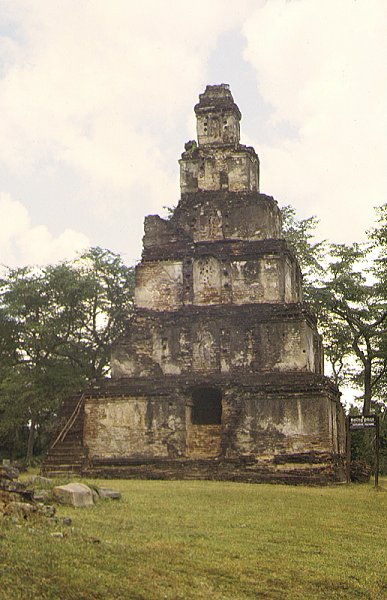 Alter Tempel in Anuradhapura