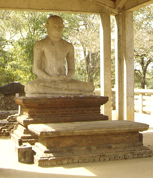 Meditierender Buddha in Anuradhapura