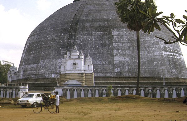 Thuparama Dagoba in Anuradhapura
