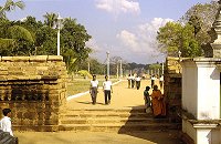 Tempelanlage zum Heiligen Bodhi-Baum in Anuradhapura