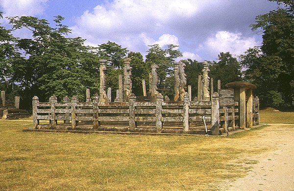 Lotos-Säulen - Latha-Mandapayas