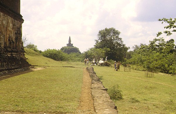 Ruvanveli Dagoba in Polonnaruwa