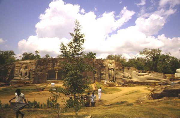 Gal Vihara, auch Uttarama