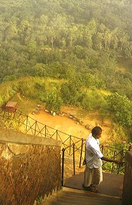 Fremdenführer auf dem Sigiriya-Felsen