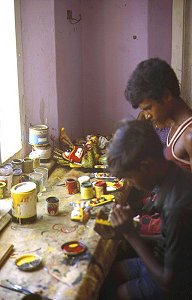 Kunstgewerbliche Manufaktur südlich Colombo (Sri Lanka)