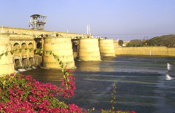 Staudamm des Krishnarajasagar Stausees
