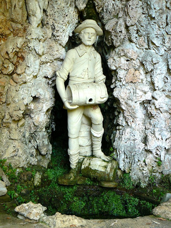 Statue eines Weinbauern