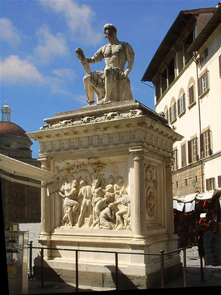 Denkmal für Giovanni de’ Medici in Florenz mit Fries aus Ochsenköpfen