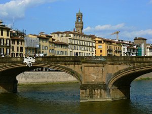 Der Fluss Arno - Ponte Santa Trinita