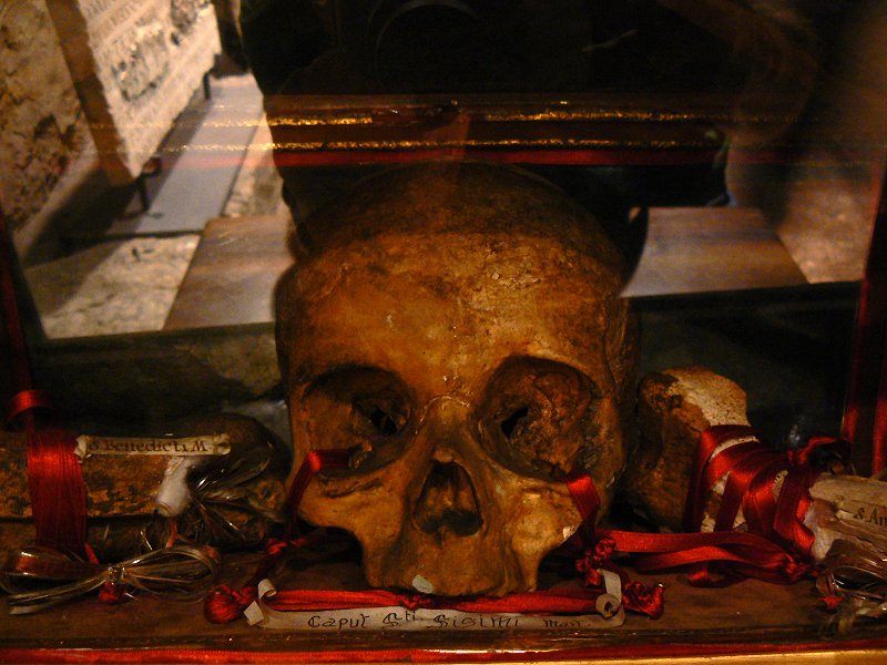 Totenkopf (Schädel) als Reliquie