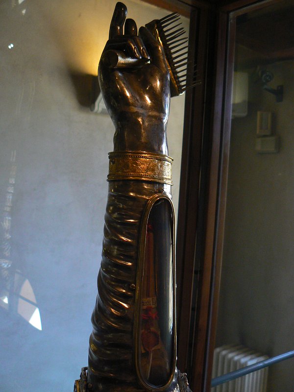 Reliquiar mit einem Knochen des Heiligen Blasius von Sebaste
