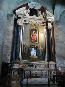 Glasierte Terrakottafigur Madonna mit dem Kind