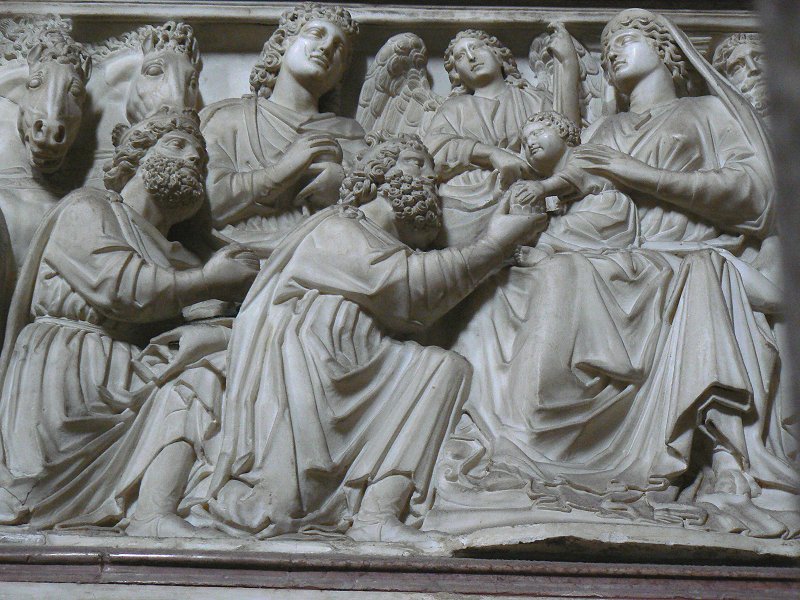 Marmorreliefs an der Kanzel des Baptisteriums in Pisa