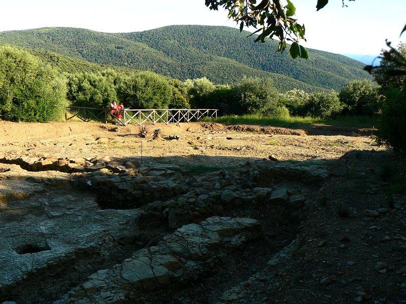 Ausgrabungen einer etruskischen Siedlung aus der frühen Eisenzeit