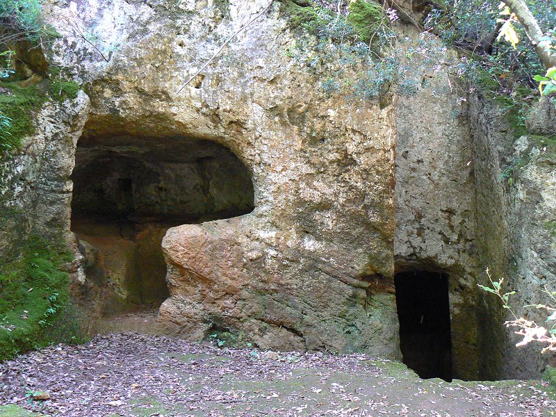 Etruskisches Felsengrab