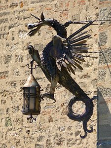 Laterne am Castello Pasquini