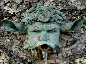 Maskenbrunnen