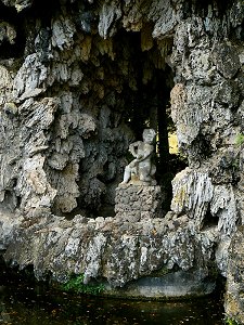 Künstliche Grotte
