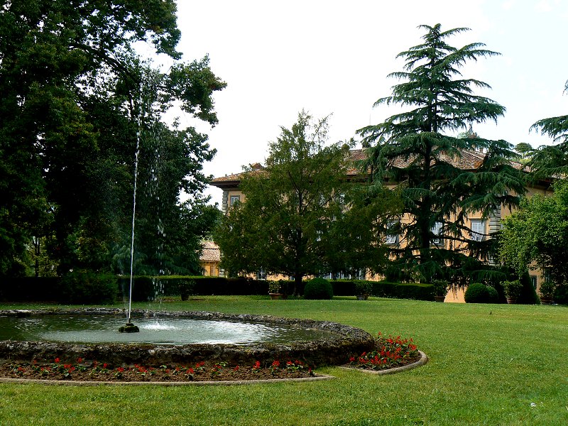 Villa Oliva, Park mit Springbrunnen
