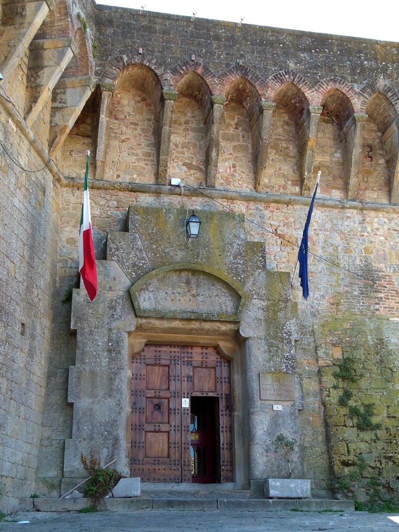 Portal der Medici-Festung in Volterra