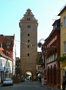 Volkach - Schwarzacher oder Sommeracher Tor im Diebesturm